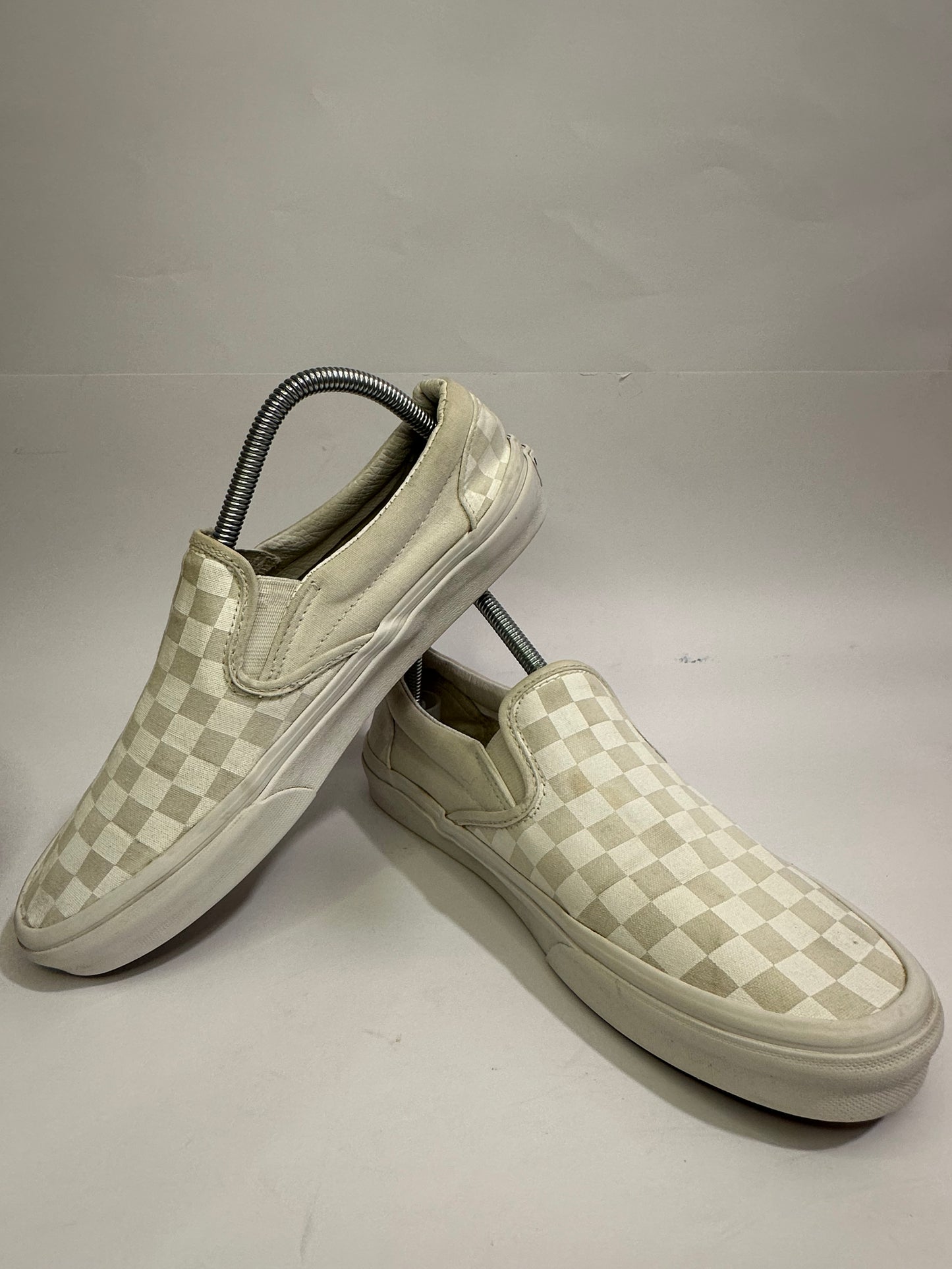 Vans Ash White Low-Top Laceless Sneakers