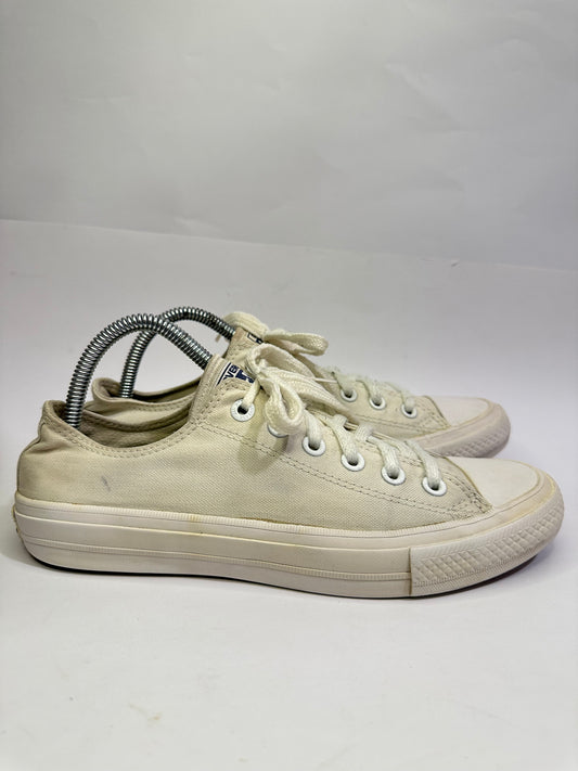 Converse Off White Low-Top Sneakers