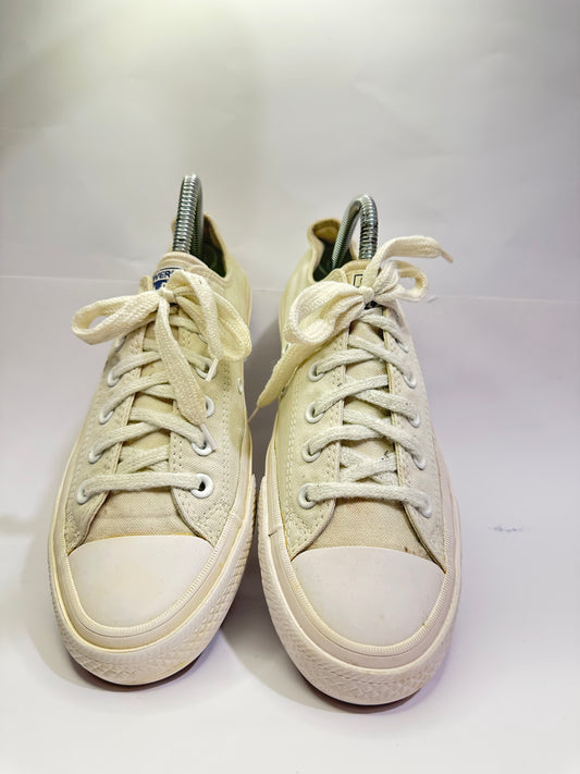 Converse Off White Low-Top Sneakers