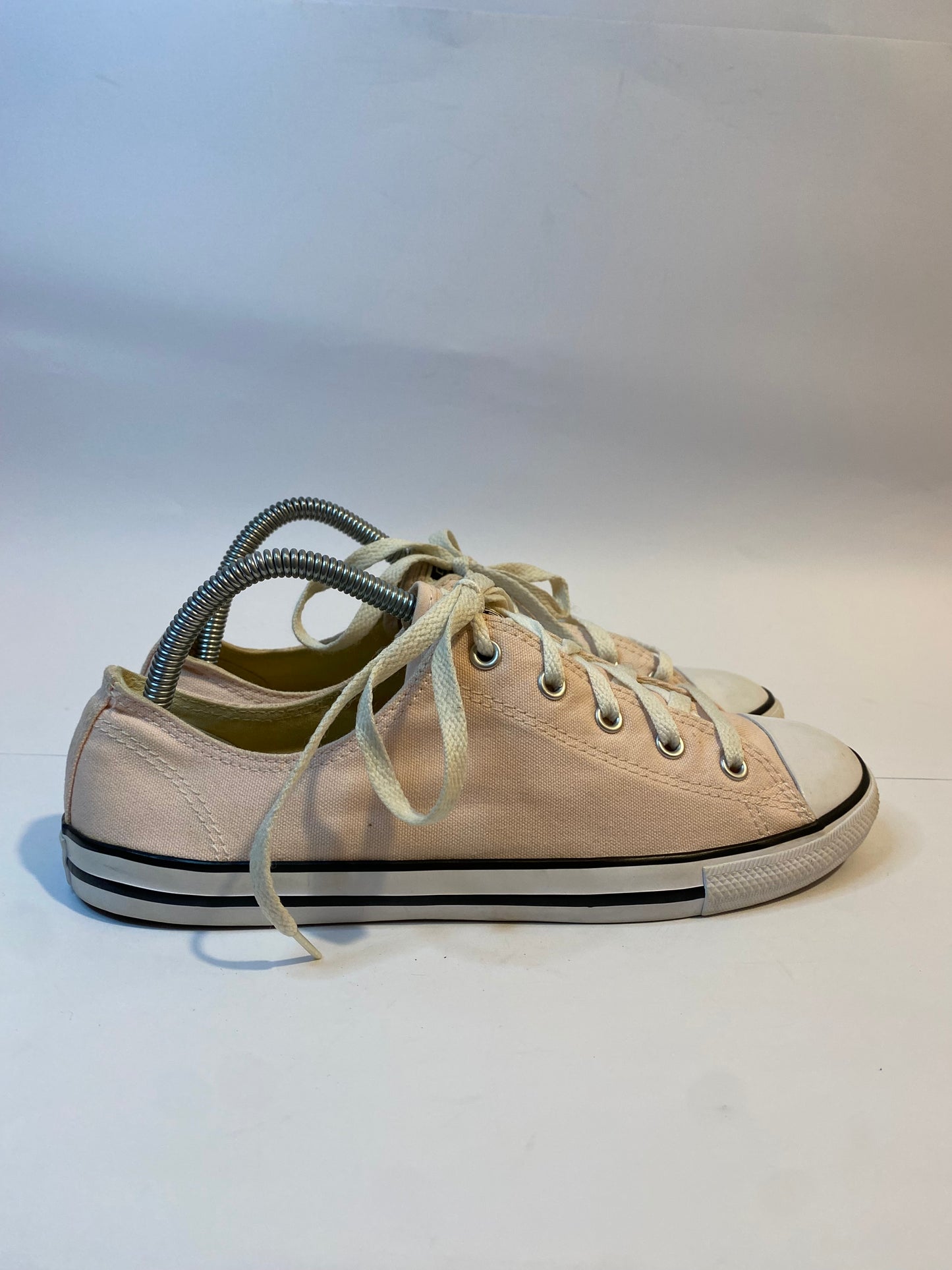 Converse Brown Beige	 Low-Top Sneakers