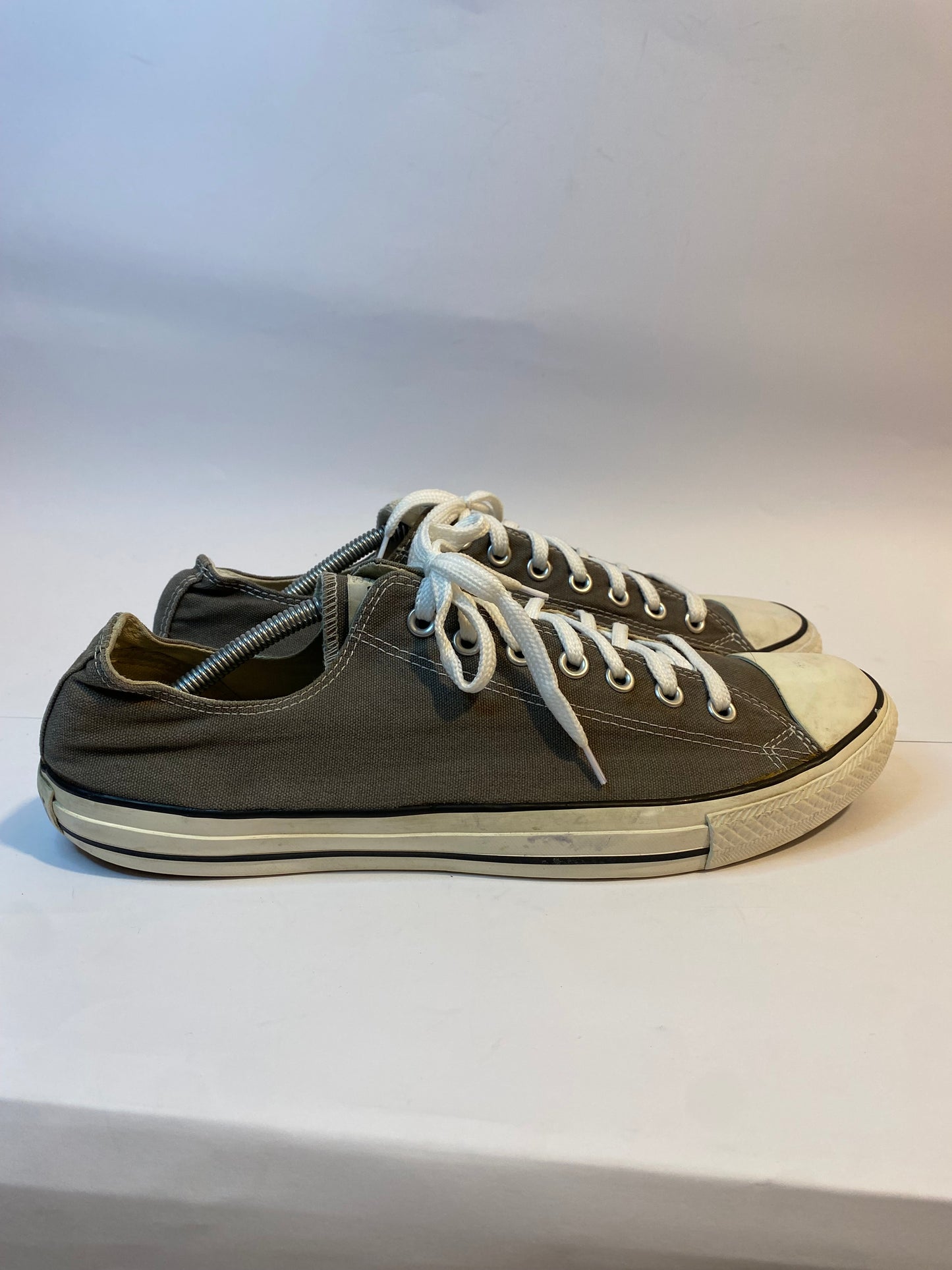 Converse Granite Grey	Low-Top Sneakers