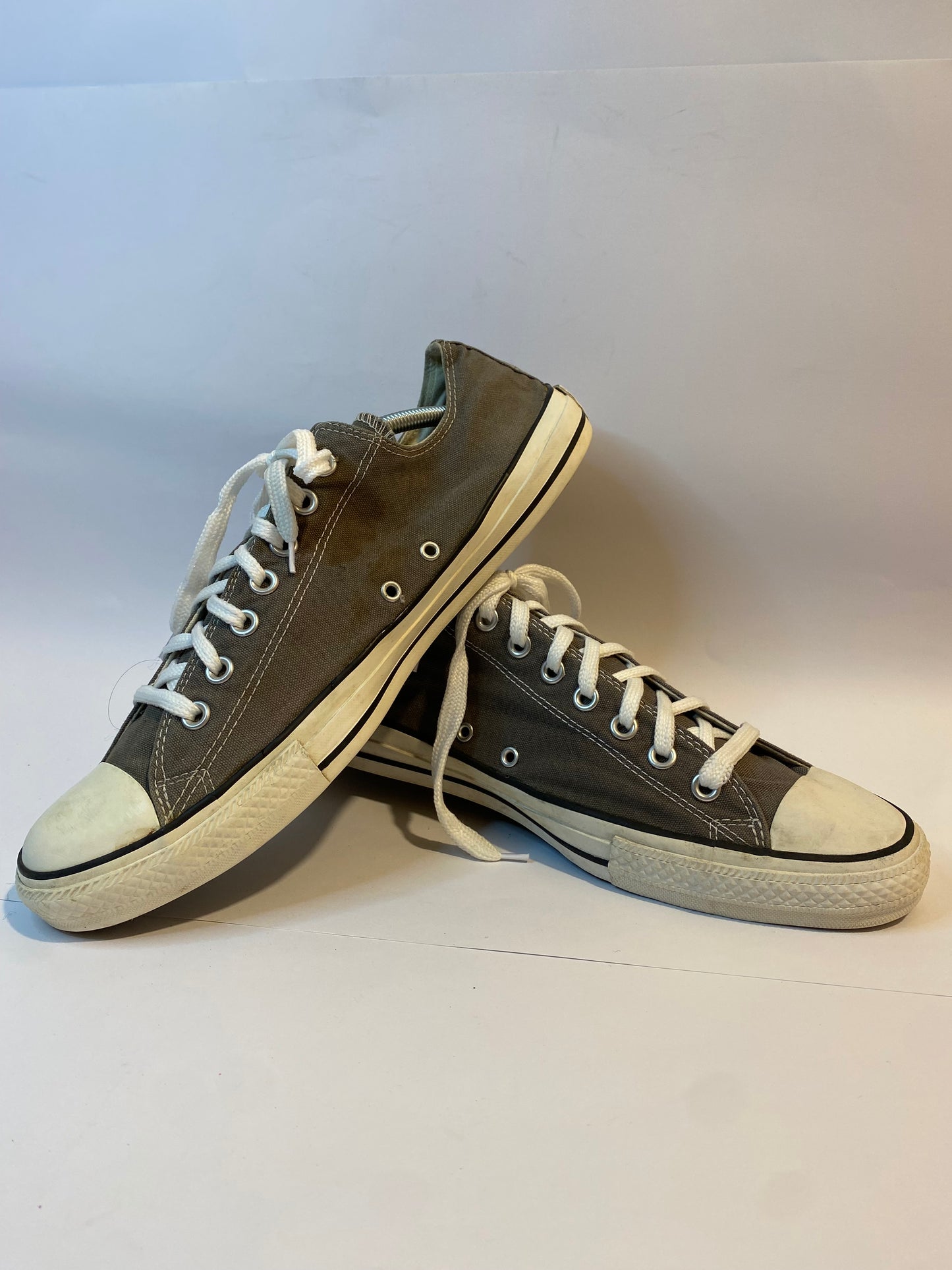 Converse Granite Grey	Low-Top Sneakers