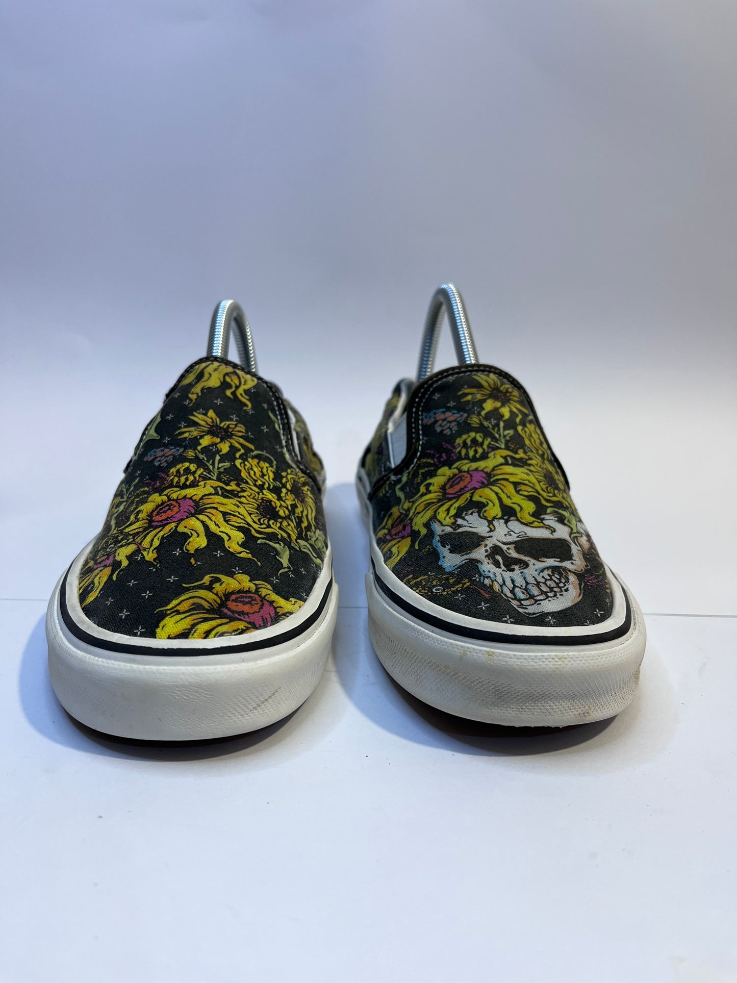 Vans Slip-On – Graphite Black with Classic Designing