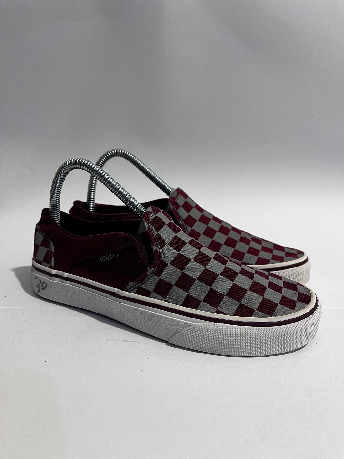 Vans Black Red and White Check-board	Low-Top Sneakers